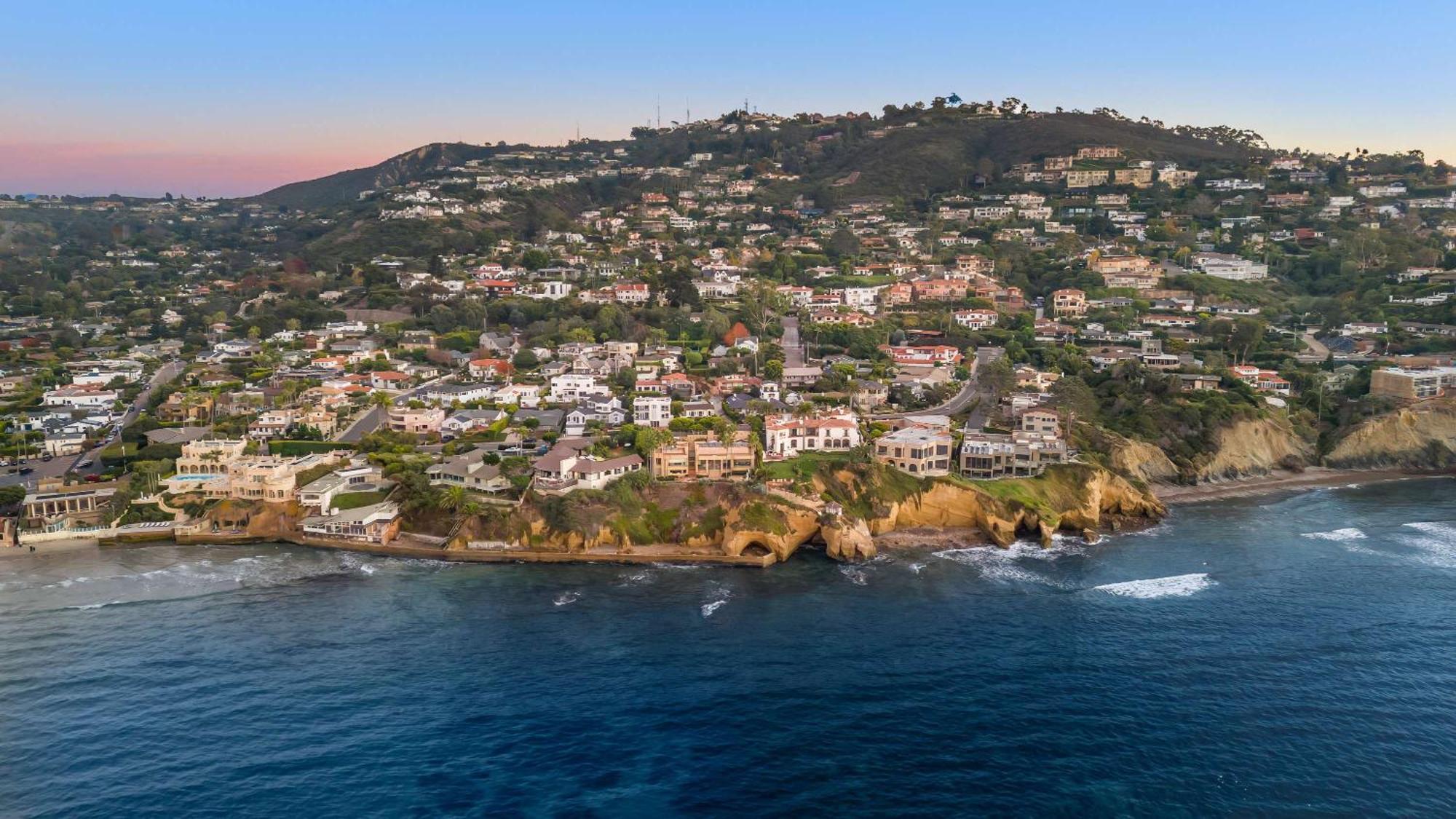Holiday home Pacific Perfection - Ocean Views Jacuzzi Walk To And Dining San Diego