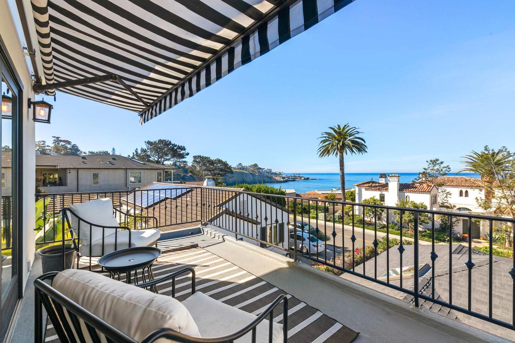 Pacific Perfection - Ocean Views Jacuzzi Walk To And Dining Holiday home
